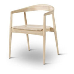 Chaise en ch&ecirc;ne Pura avec coussin inclus