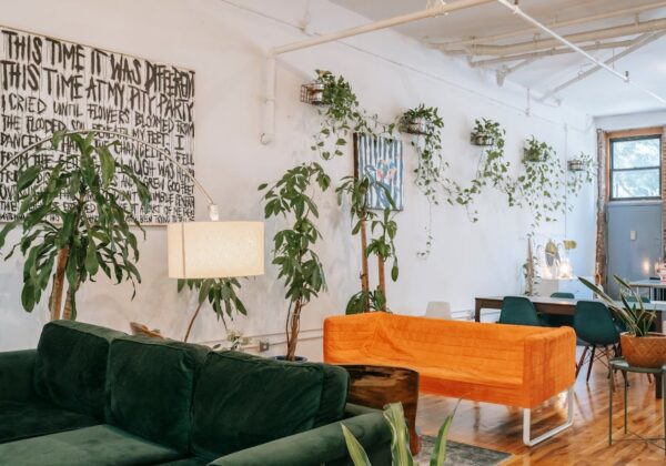 Int&eacute;rieur Pr&ecirc;t Pour Le Printemps : 7 Gestes Simples Pour Rafra&icirc;chir Imm&eacute;diatement Votre Salon Cover