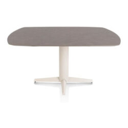 Saluti, table ovale 150 X 105 cm. - pied central - cr&egrave;me - Lava