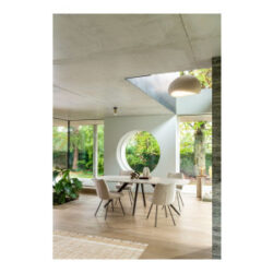 Saluti, table ovale 150 X 105 cm. - pied central - cr&egrave;me - Light sand